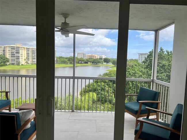 Photo - 3051 N Course Dr Unidad 601