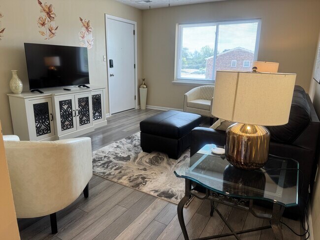 Living Room - 413 Lenney Dr Unit 3