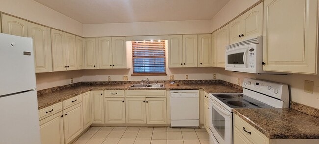 Photo - 3 Bedroom/ 2 Bath home in Black Acres(Close to UF)