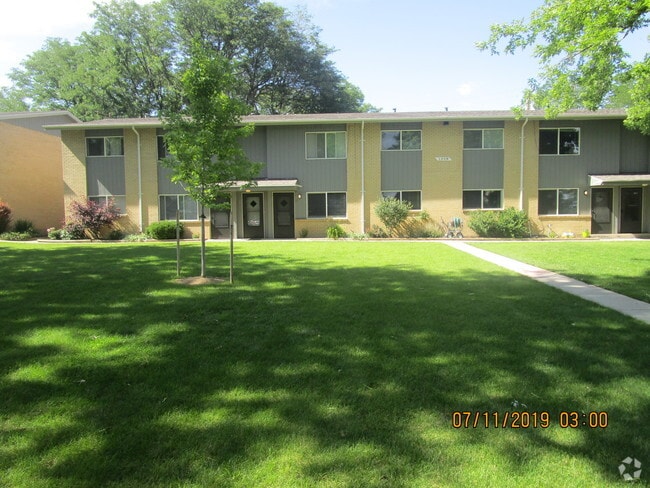 Building Photo - The Grove Rental