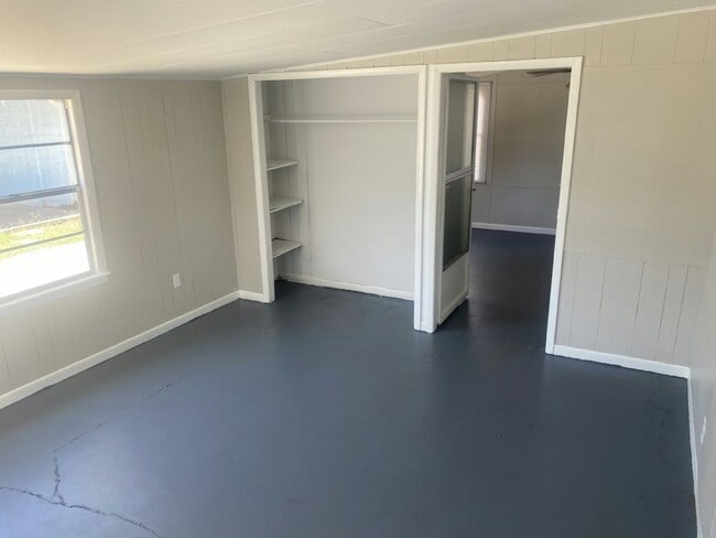 Photo - 10 Circle Dr