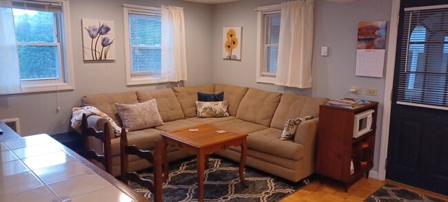 Building Photo - 313 West Ave Unit The Key House