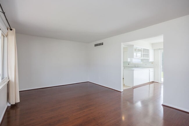 Photo - 1717 Nakota Rd