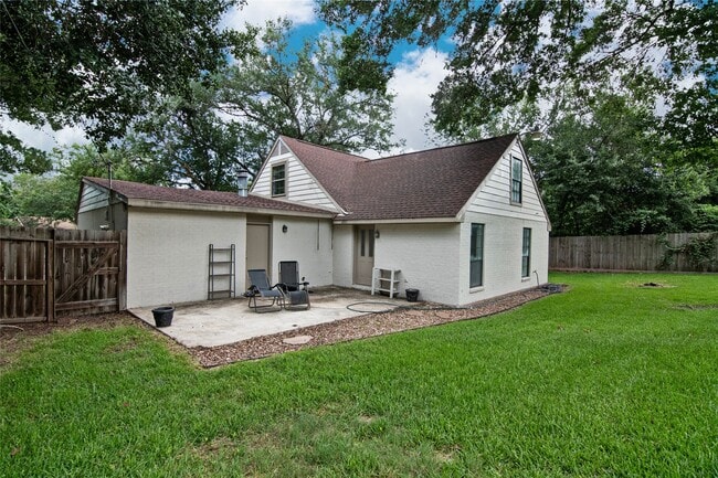 Photo - 2410 Valley Dr