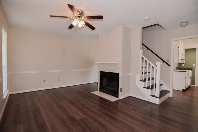 Photo - 105 Sandlewood Dr