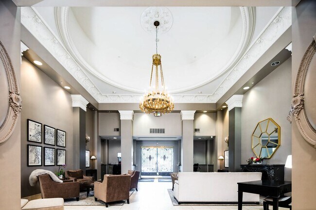 Photo - 475 W 12th Ave