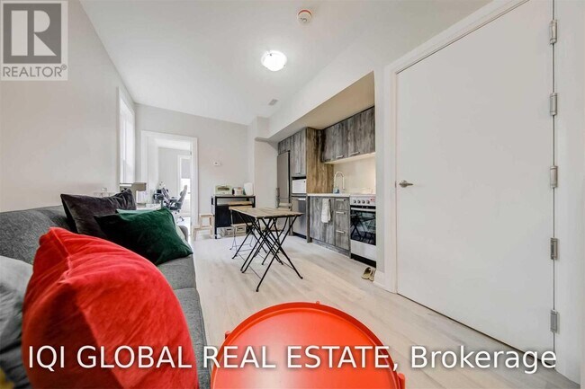 Photo - 142 Grace St