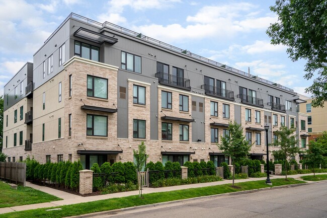 Building Photo - Boutique 28