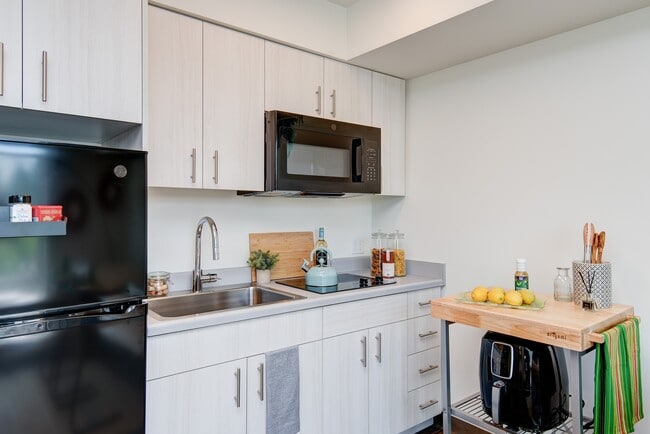 Photo - Mt Baker The Maddux Apartments