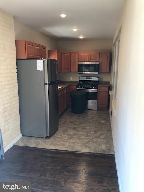 Building Photo - 2011 Stenton Ave Unit A