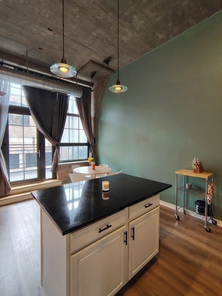 Photo - 3963 W Belmont Ave Unit 128