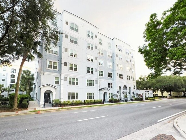 Building Photo - 304 E South St Unit 2023 Rental