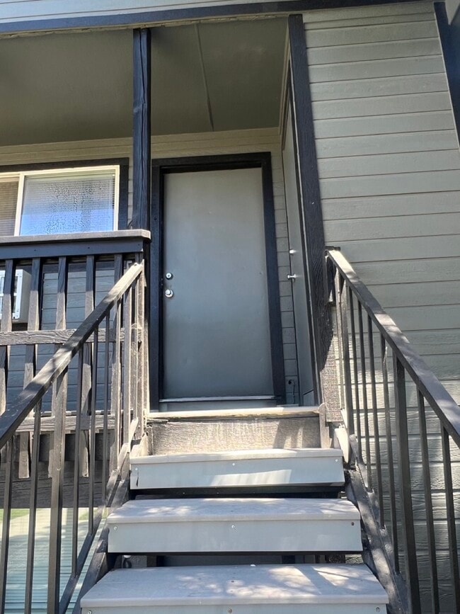 Photo - 697 SE 6th Ave