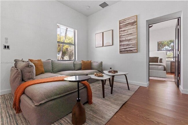 Photo - 601 SW 1st St