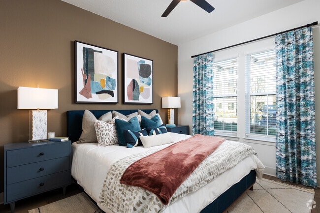 2 habitaciones, 2 baños, 1,071 pies cuadrados, dormitorio principal - Trio at Jubilee Park