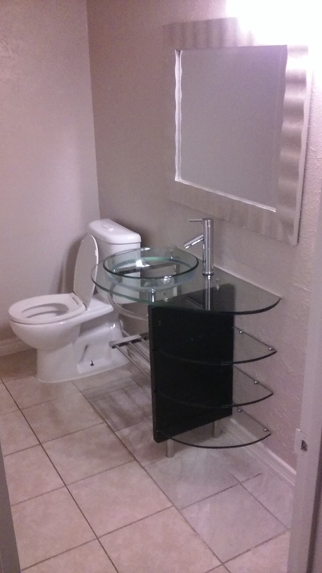 Photo - Amberwood Apartments