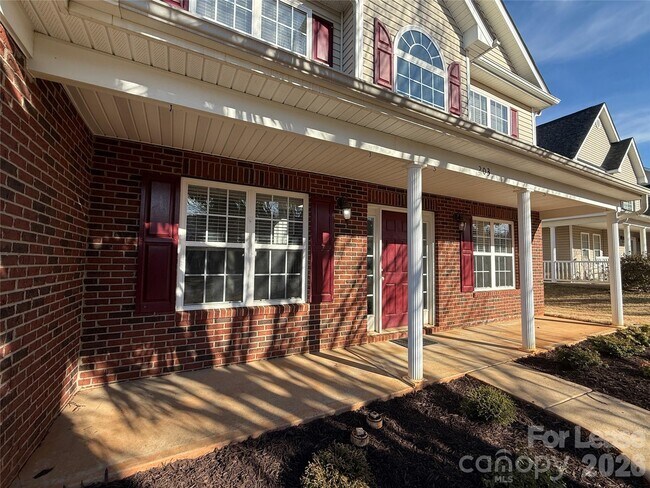 Photo - 203 Almora Loop