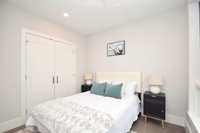 Photo - 3193 Washington St