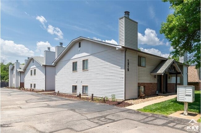 Building Photo - 1315 N Sheridan St Rental
