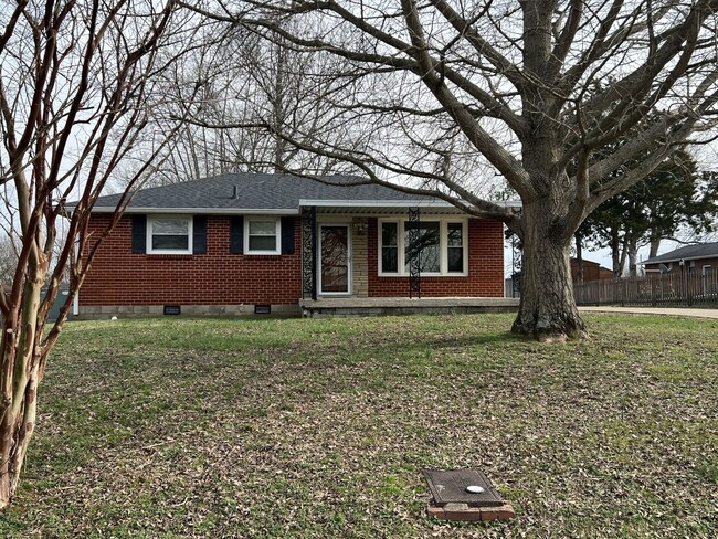 Single-Family Home with 2 Bedrooms and 1.5... - Single-Family Home with 2 Bedrooms and 1.5...
