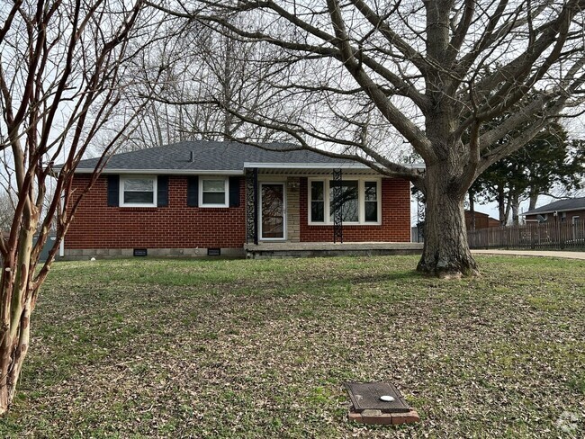 Building Photo - Single-Family Home with 2 Bedrooms and 1.5...