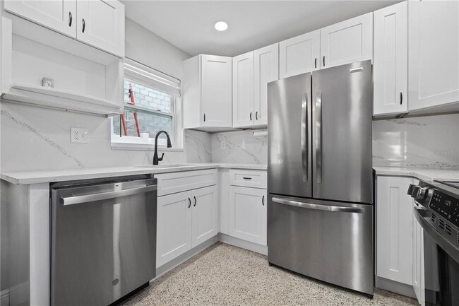 Photo - 540 32nd St S