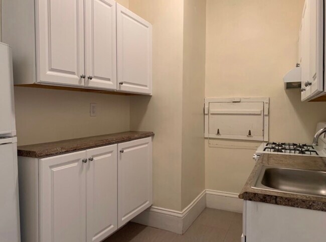 Building Photo - 2 Ware St Unit 206 Rental