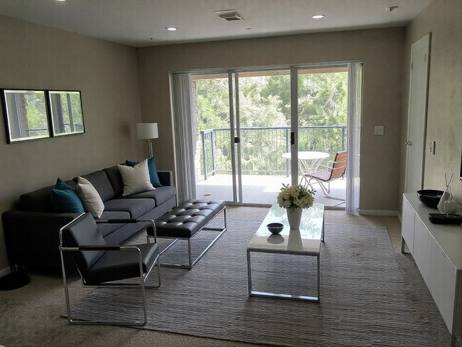 Beautiful 2 bedroom 2 bath open floor plan - Beautiful 2 bedroom 2 bath open floor plan Casa