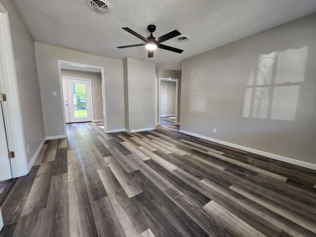 Photo - Spacious 3-Bedroom, 1-Bathroom Home AVAILA...