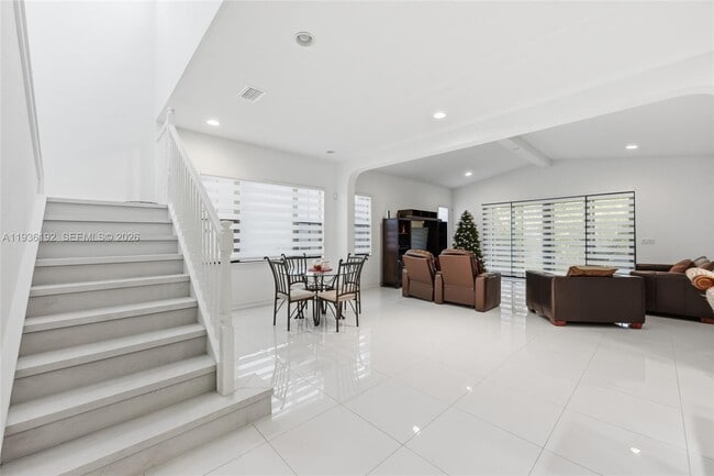 Photo - 9220 Meridian Dr N