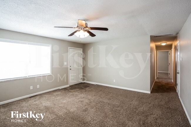 Photo - 439 Fox Cir