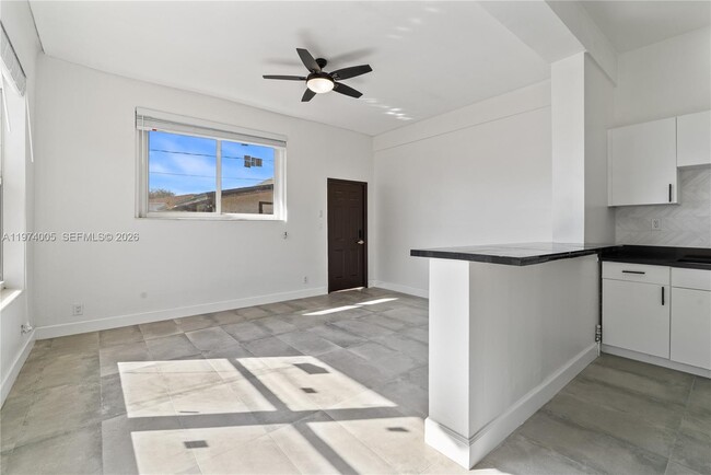 Photo - 2204 McKinley St Unit 2