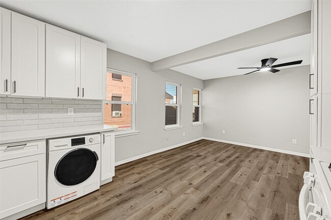 Building Photo - 5014 Jefferson St Unit 13