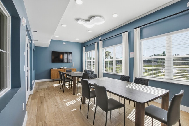 Lake Bluetail Apartments
