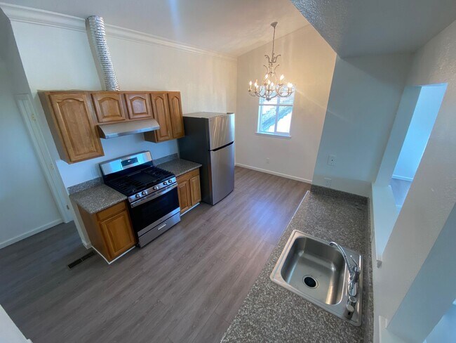 Photo - 2810-2814 Chronicle Ave Unidad 2814