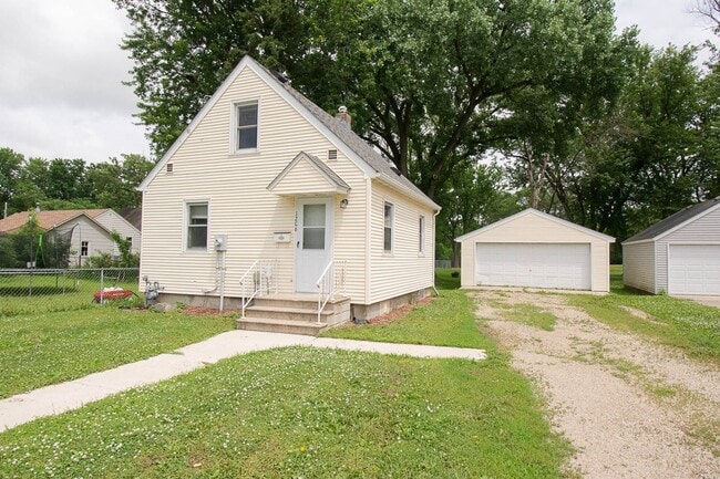 Building Photo - Charming 2BR Home On Spacious Lot With Garage And Shed