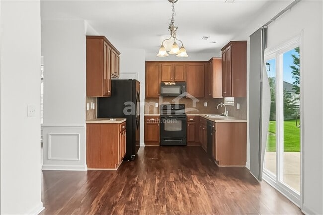 Photo - 5 Phaeton Ave