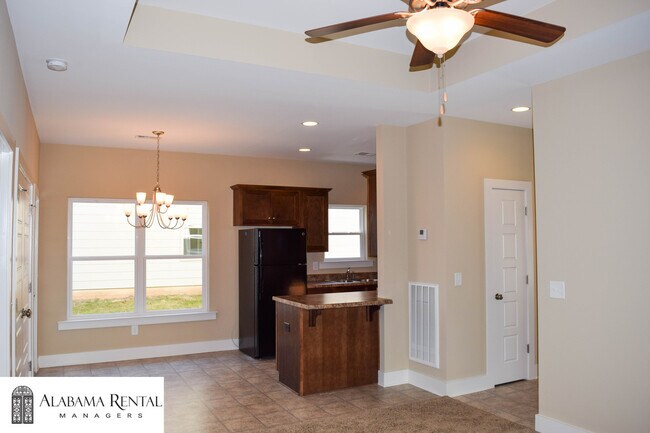 Photo - 839 Kent Dr