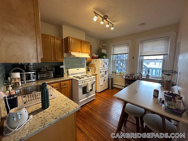 Photo - 1056 Cambridge St Unit 4R