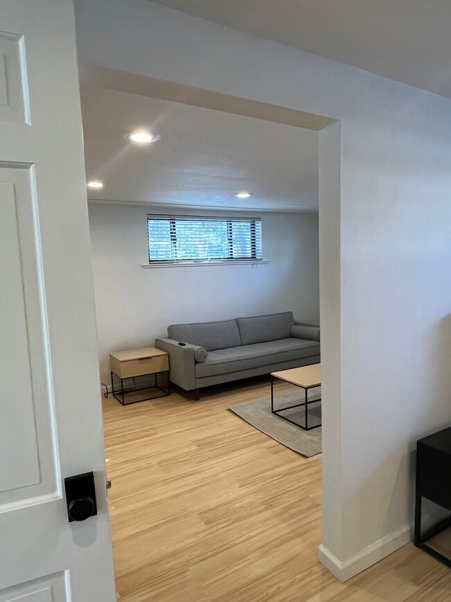 livingroom - 13990 Berry Rd Unit Garden-Level Basement
