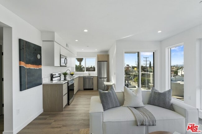 Photo - 10918 Camarillo St Unit 301