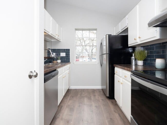 Photo - 9711 Eastwend Dr