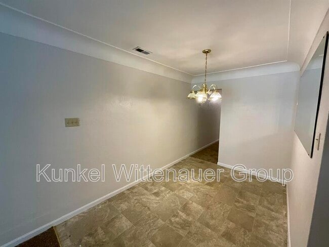 Photo - 1715 Menard Dr