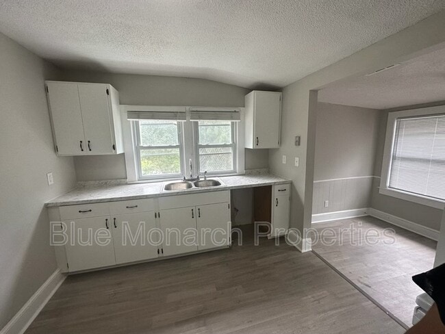 Photo - 5249 Clearwater Lake Rd