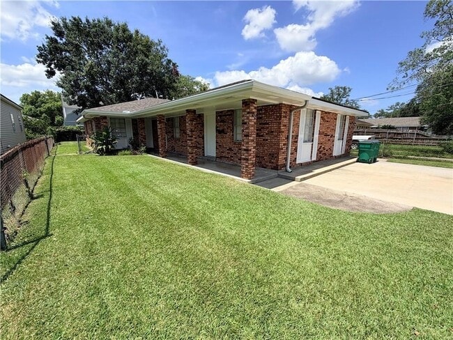 Photo - 212 Transcontinental Dr