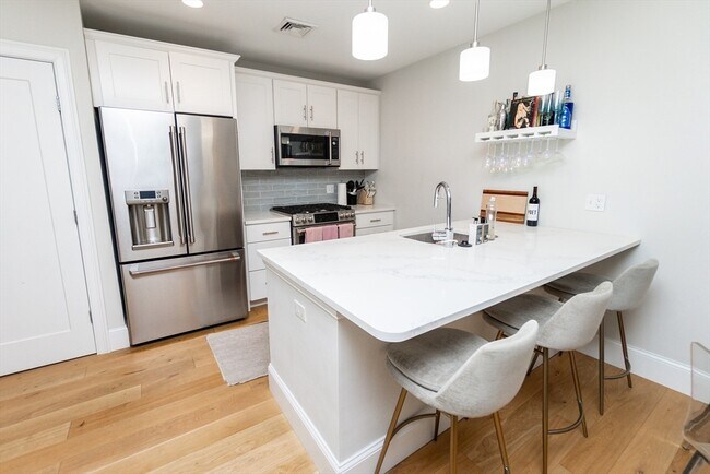 Photo - 545 E 3rd St Unit 3