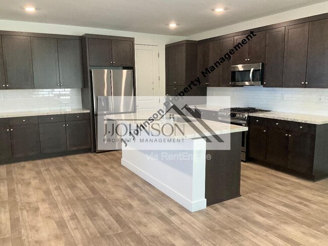 Photo - 405 Avendale Dr