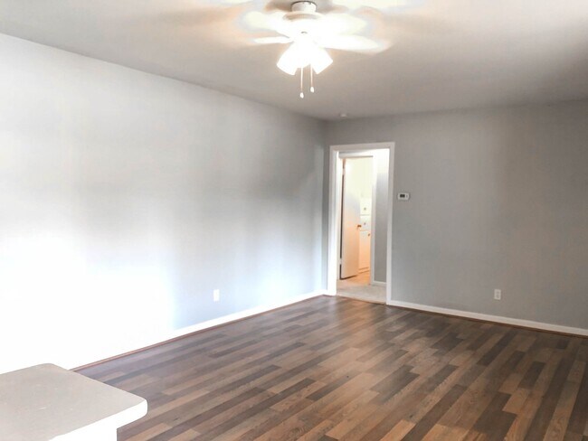 Photo - Pre-Leasing 3 bed 2 bath