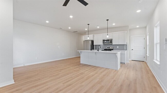 Photo - 1711 Cuppett Cir