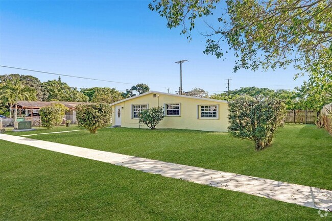 Building Photo - 6110 SW 38th St Rental